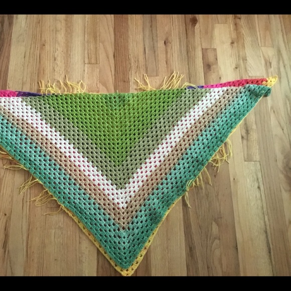 Handmade crocheted top - Picture 5 of 6